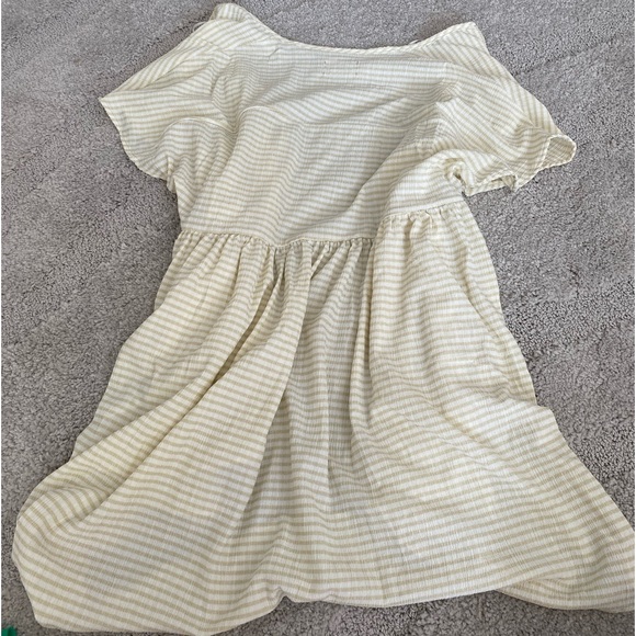 Urban Outfitters crossover dress - Picture 3 of 3